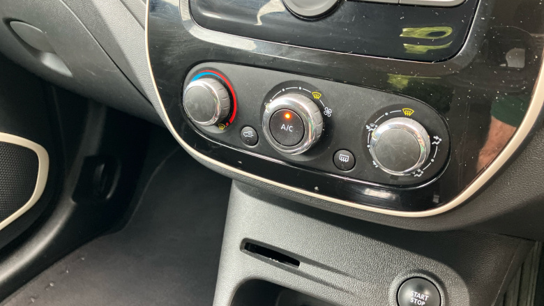 Renault Captur 0.9 TCE 90 Play 5dr Petrol Hatchback
